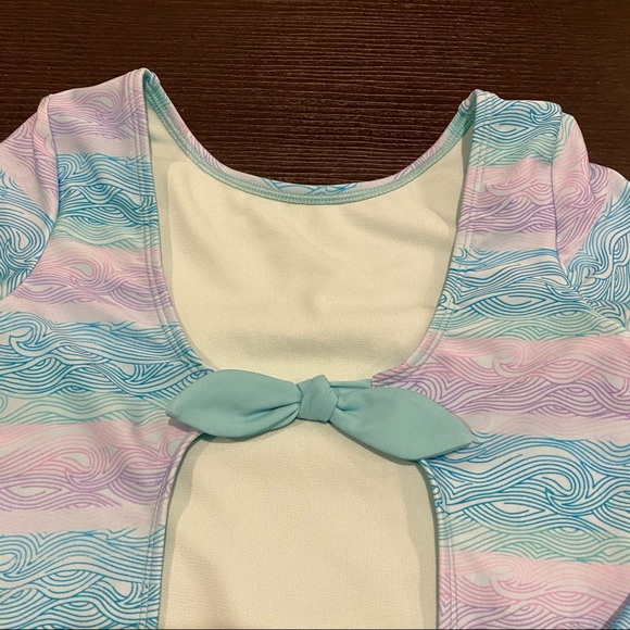 Girls' Long Sleeve Wave Stripe One Piece Swimsuit - Picture 5 of 8